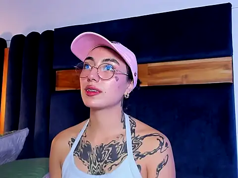 Snapshot of cami_zapata chatting on October 19, 2025, 9:48 pm cami zapata online show from October 19, 2025, 9:48 pm