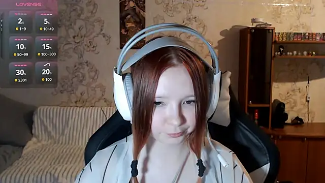 PansyBorriello online show from October 1, 2025, 4:13 pm