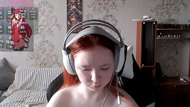 PansyBorriello online show from October 11, 2025, 7:07 am