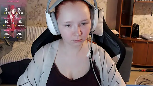 PansyBorriello online show from October 14, 2025, 4:19 pm