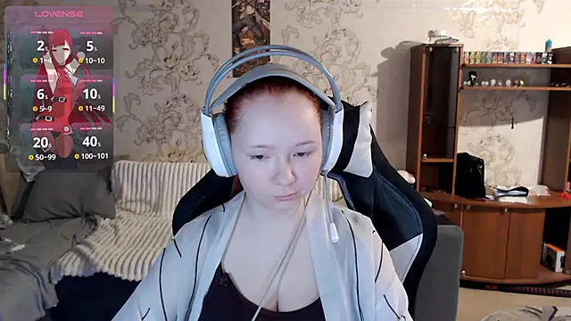 PansyBorriello online show from October 18, 2025, 3:46 pm