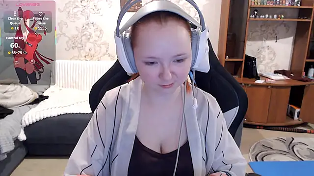 PansyBorriello online show from October 22, 2025, 5:45 pm