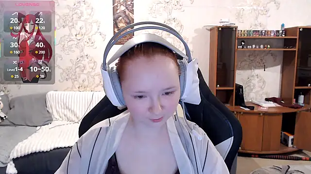 PansyBorriello online show from October 24, 2025, 4:14 pm