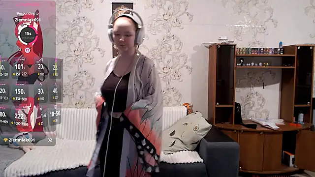 PansyBorriello online show from October 28, 2025, 4:09 pm