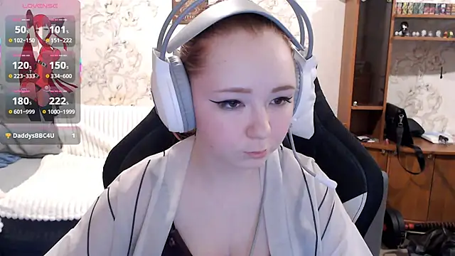 PansyBorriello online show from November 2, 2025, 4:09 pm