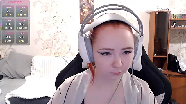 PansyBorriello online show from November 6, 2025, 4:08 pm