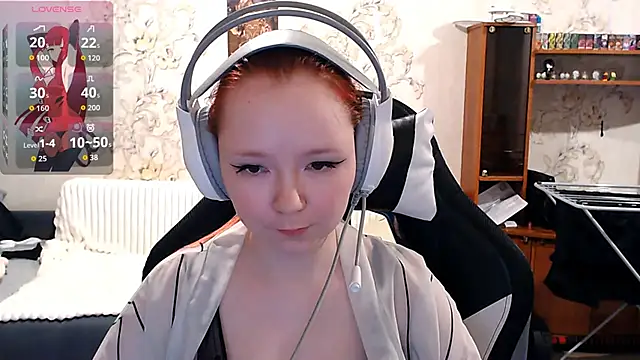 PansyBorriello online show from November 10, 2025, 4:17 pm