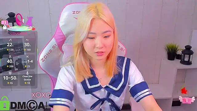 Aisi 18 online show from November 25, 2025, 1:05 am