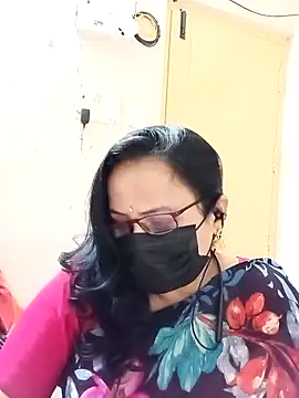 Snapshot of Ananya_flower chatting on November 19, 2025, 5:46 pm Ananya flower online show from November 19, 2025, 5:46 pm