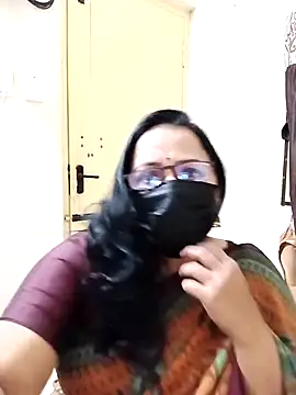 Snapshot of Ananya_flower chatting on February 2, 2026, 6:17 pm Ananya flower online show from February 2, 2026, 6:17 pm