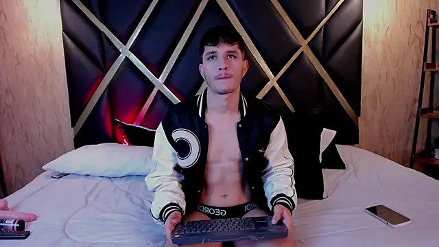 LiamMuller online show from October 14, 2025, 11:44 am