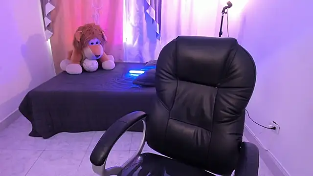 Aron Boyy online show from April 6, 2026, 9:16 pm