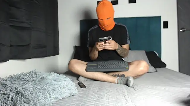 Snapshot of Warmteam777 chatting on September 27, 2025, 11:21 pm Warmteam777 online show from September 27, 2025, 11:21 pm