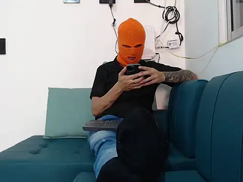 Snapshot of Warmteam777 chatting on September 28, 2025, 3:06 pm Warmteam777 online show from September 28, 2025, 3:06 pm