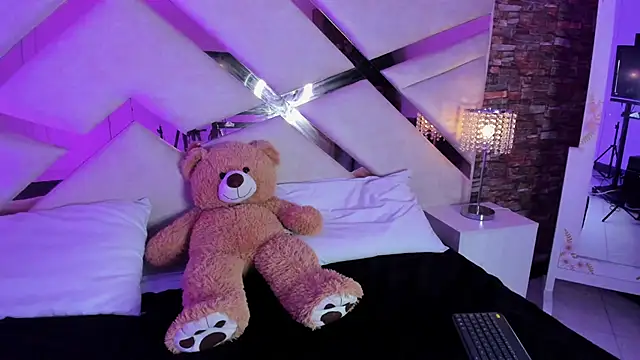 Valery Brand online show from November 5, 2025, 11:32 am