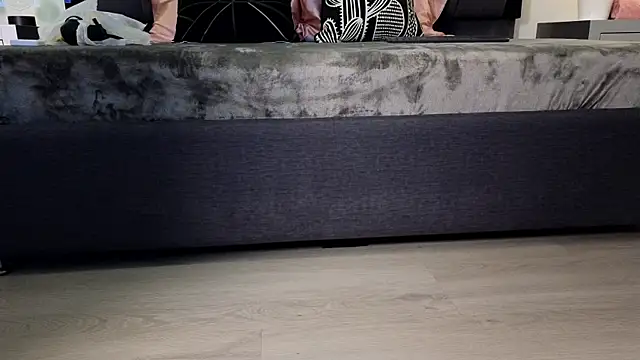 Snapshot of Calipso_Parisi chatting on November 6, 2025, 12:39 pm Calipso Parisi online show from November 6, 2025, 12:39 pm