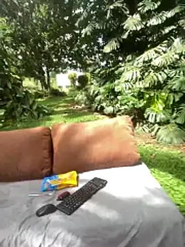 AliceMrtnz online show from January 6, 2026, 4:32 pm