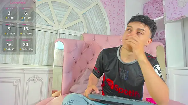 Dani rivass online show from October 26, 2025, 11:16 am