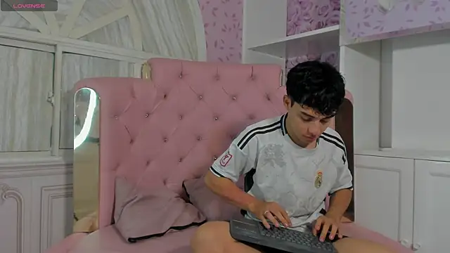 Dani rivass online show from November 11, 2025, 11:21 am