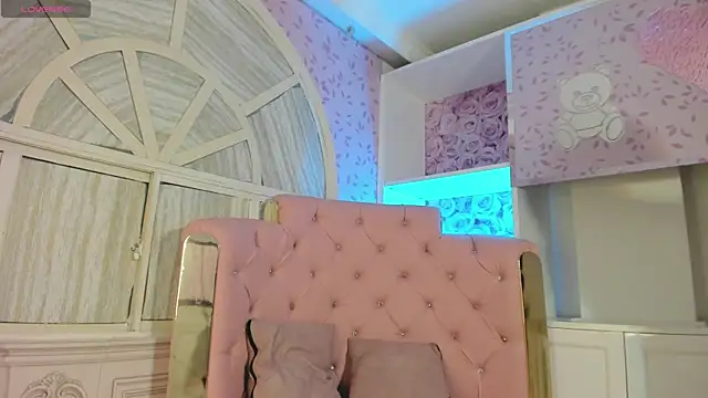 Dani rivass online show from December 19, 2025, 11:39 am