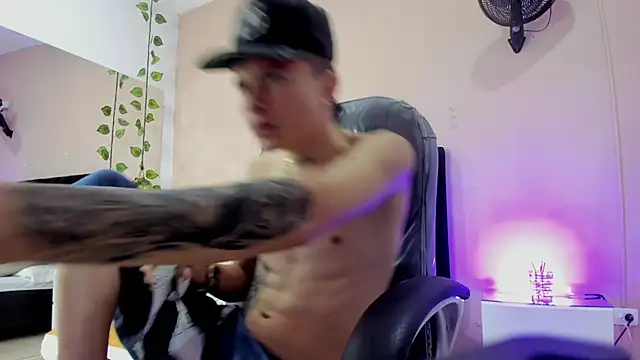 Nascary Fox online show from November 18, 2025, 7:18 pm