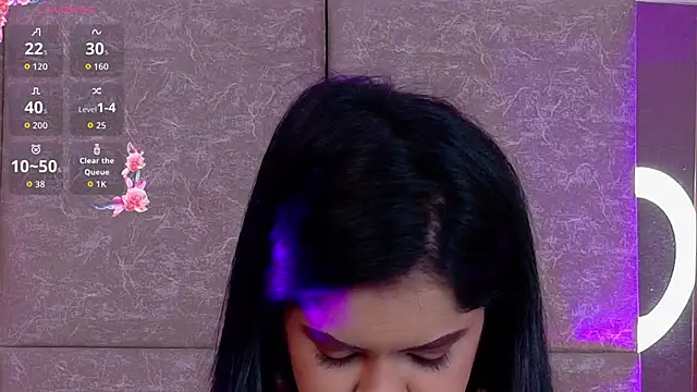 Snapshot of Martina-Roberts- chatting on October 11, 2025, 3:50 am Martina-Roberts- online show from October 11, 2025, 3:50 am