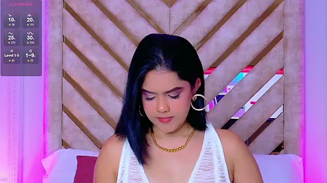 Snapshot of Martina-Roberts- chatting on February 9, 2026, 5:22 am Martina-Roberts- online show from February 9, 2026, 5:22 am