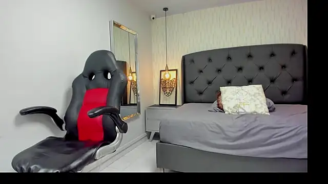 KATIAMOSS1 online show from October 23, 2025, 12:43 am