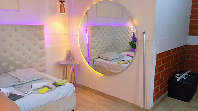 Snapshot of CathMellow chatting on February 1, 2026, 9:41 am CathMellow online show from February 1, 2026, 9:41 am