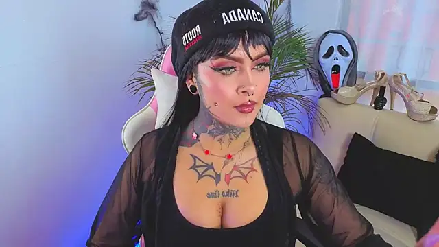 Adamsniki online show from October 21, 2025, 9:37 pm