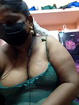 Snapshot of bakyasree143 chatting on November 3, 2025, 12:24 am bakyasree143 online show from November 3, 2025, 12:24 am