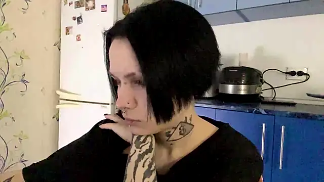 CandaceBlaze online show from November 6, 2025, 8:21 pm