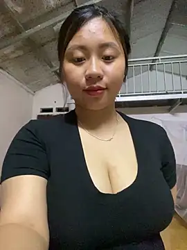 maianhcute online show from May 22, 2026, 2:22 pm