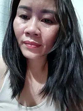 Singlemom69x online show from October 15, 2025, 2:39 pm