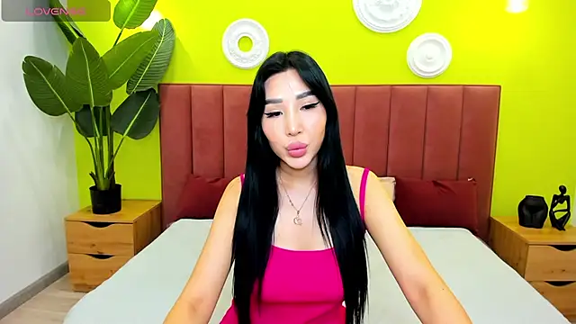 Jennifer Munoz online show from October 5, 2025, 1:26 am