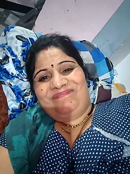 Snapshot of Rakhi99x chatting on May 13, 2026, 5:21 pm Rakhi99x online show from May 13, 2026, 5:21 pm