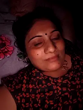 Snapshot of Rakhi99x chatting on May 17, 2026, 10:06 pm Rakhi99x online show from May 17, 2026, 10:06 pm