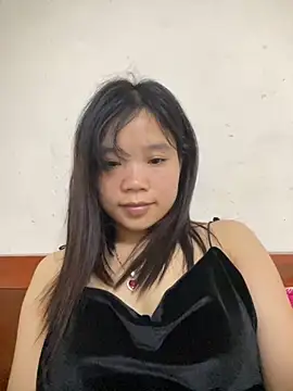 Ngoc-bbi online show from November 10, 2025, 5:45 pm