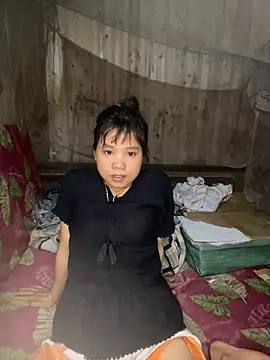 Ngoc-bbi online show from April 4, 2026, 2:03 pm