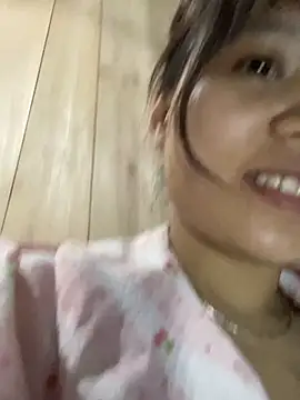 Ngoc-bbi online show from April 7, 2026, 1:44 pm