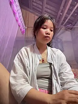 Snapshot of Ngoc-bbi chatting on April 23, 2026, 12:51 pm Ngoc-bbi online show from April 23, 2026, 12:51 pm