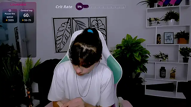 Snapshot of Cocoa_Sins chatting on October 1, 2025, 5:57 am Cocoa Sins online show from October 1, 2025, 5:57 am