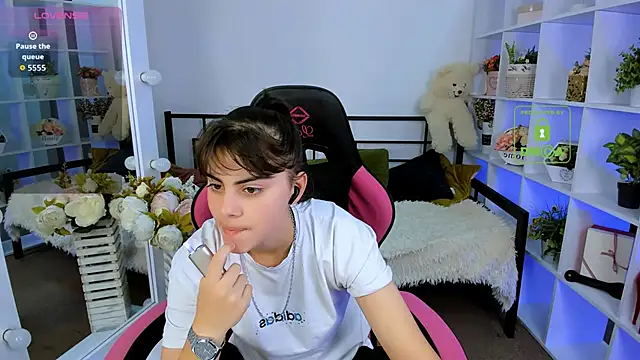 Snapshot of Cocoa_Sins chatting on October 18, 2025, 6:05 am Cocoa Sins online show from October 18, 2025, 6:05 am