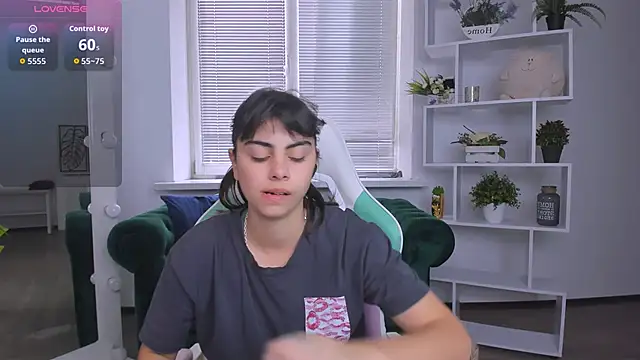 Snapshot of Cocoa_Sins chatting on October 29, 2025, 6:59 am Cocoa Sins online show from October 29, 2025, 6:59 am