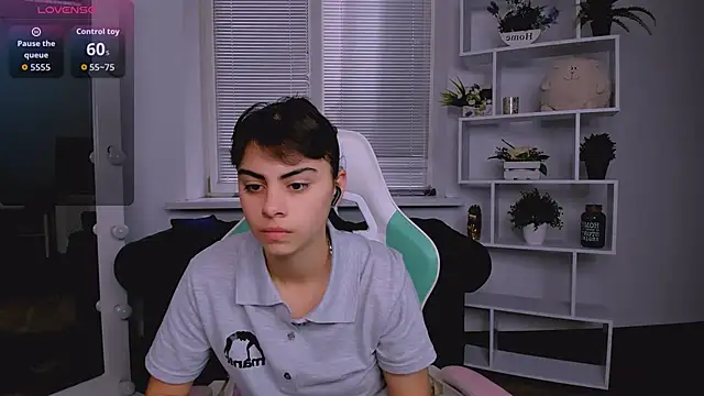 Snapshot of Cocoa_Sins chatting on November 2, 2025, 6:49 am Cocoa Sins online show from November 2, 2025, 6:49 am