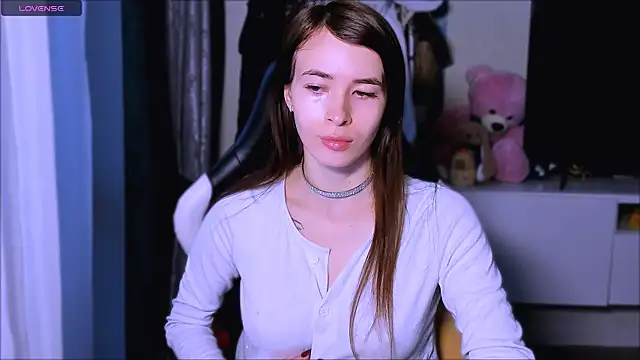 ZoyaMill online show from October 10, 2025, 4:55 am