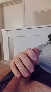 NewJoiner online show from December 4, 2025, 6:27 pm