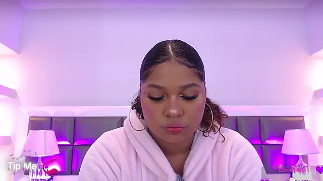 LennaEvans online show from September 20, 2025, 12:17 pm