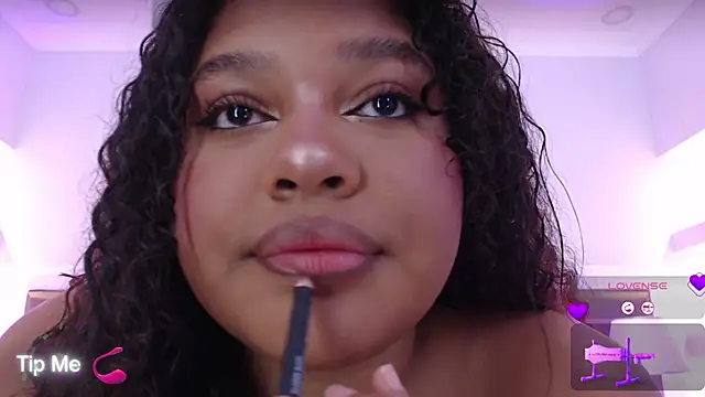 LennaEvans online show from September 23, 2025, 10:51 am