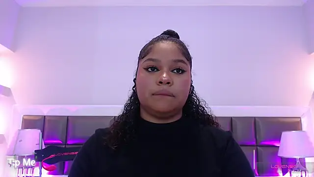 LennaEvans online show from October 25, 2025, 1:18 pm